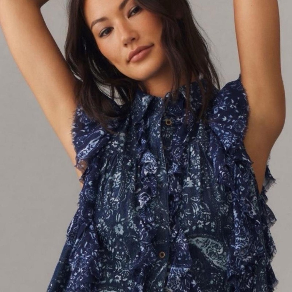 Anyhropologie  Ruffle Sleeveless Top